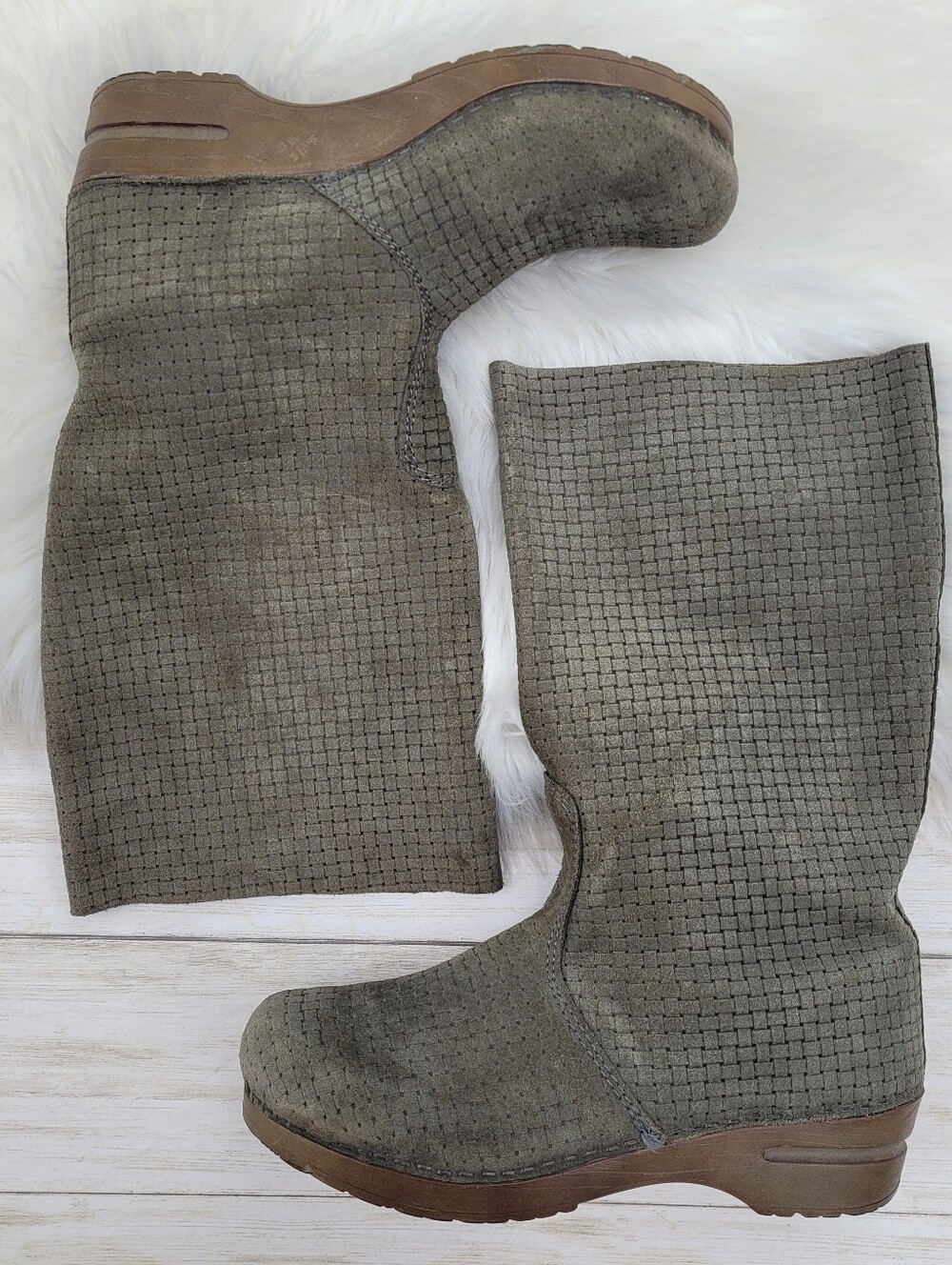 Sanita Signature Tsunelda Tibet Twister Oil Spilt Suede Clog Boot Olive 38 7.5-8